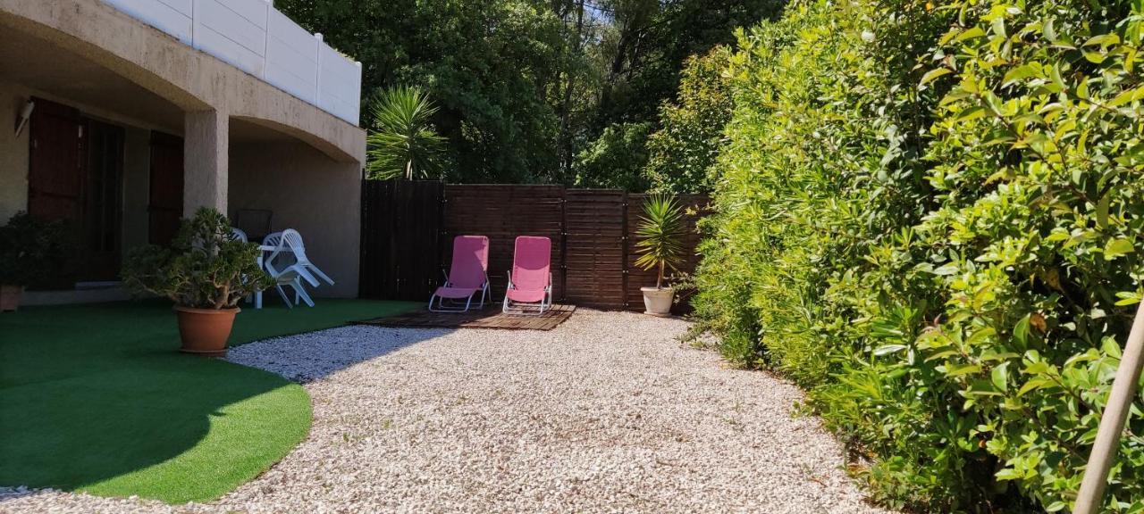 Studio L'Agasso Prouvenco La Crau Exterior photo